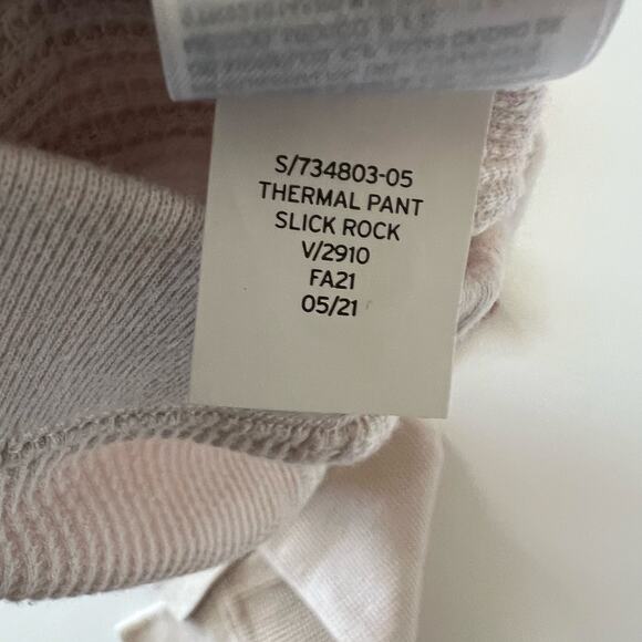 Gap pants & Cat & Jack top - Picture 8 of 9